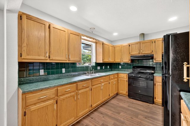 903 Travis ST, Lockhart, TX 78644