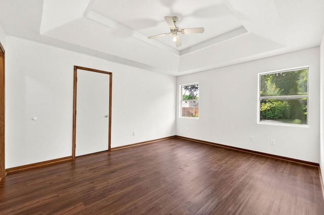 903 Travis ST, Lockhart, TX 78644