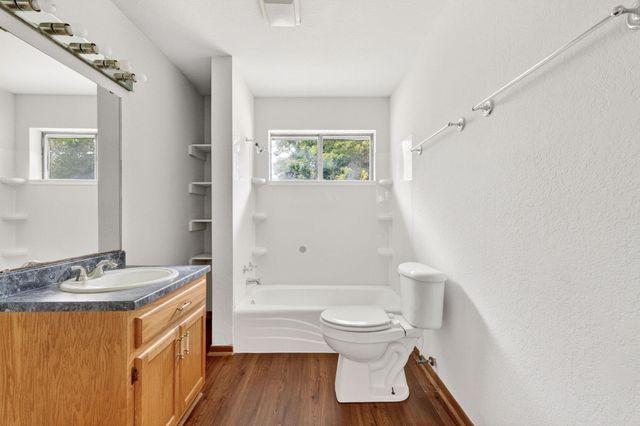 903 Travis ST, Lockhart, TX 78644