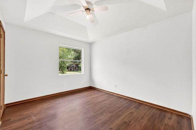 903 Travis ST, Lockhart, TX 78644