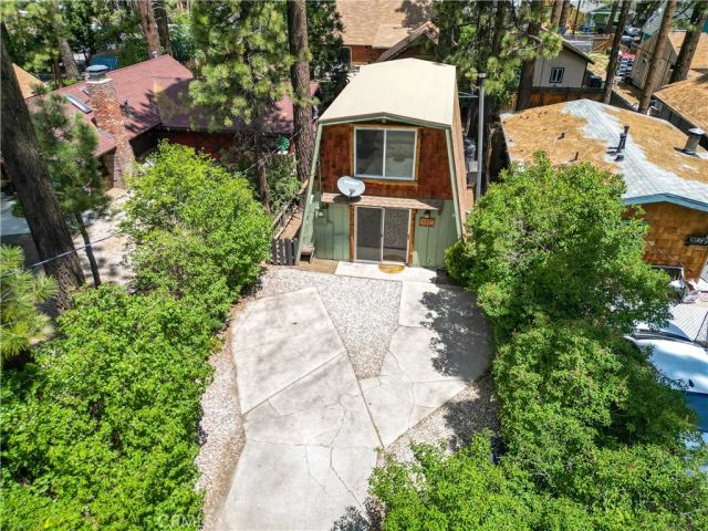 327 W Country Club, Big Bear City, CA 92314