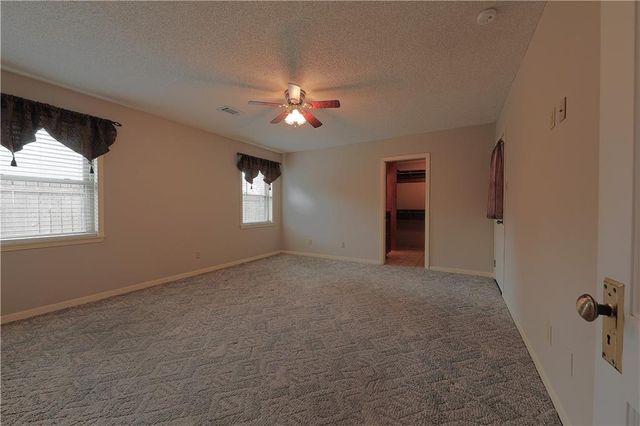 302 SWEETBRIAR Drive, Alexandria, LA 71303