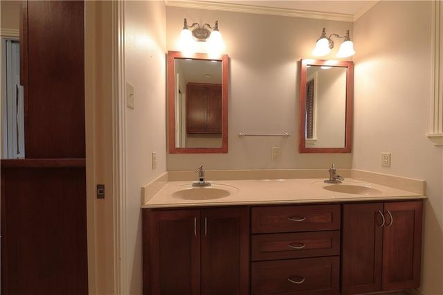 302 SWEETBRIAR Drive, Alexandria, LA 71303