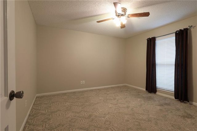 302 SWEETBRIAR Drive, Alexandria, LA 71303