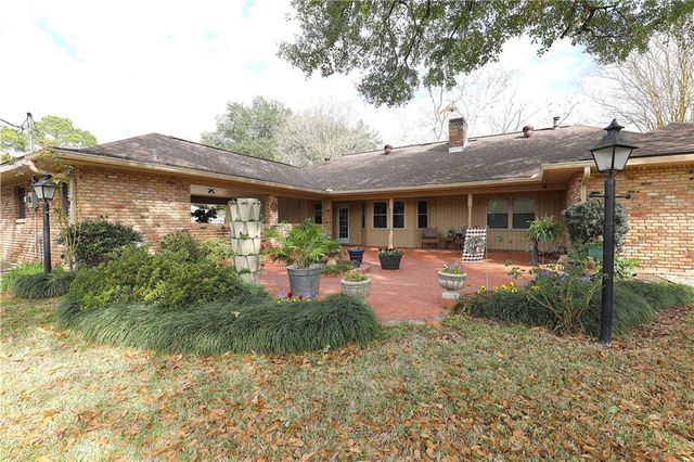 302 SWEETBRIAR Drive, Alexandria, LA 71303