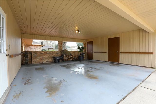 302 SWEETBRIAR Drive, Alexandria, LA 71303