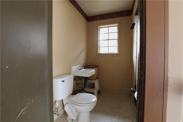 302 SWEETBRIAR Drive, Alexandria, LA 71303