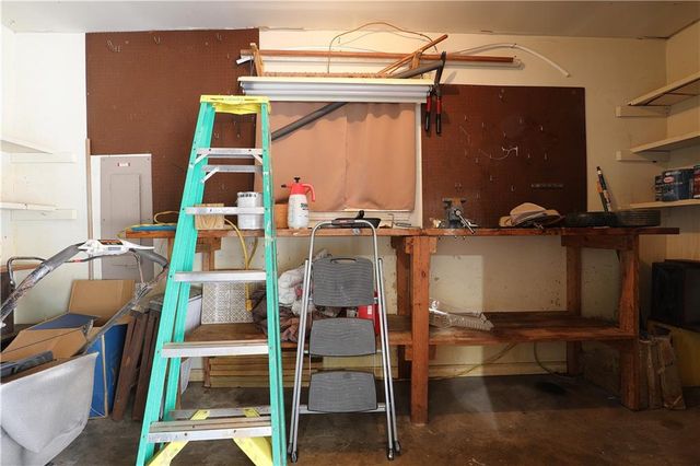 302 SWEETBRIAR Drive, Alexandria, LA 71303