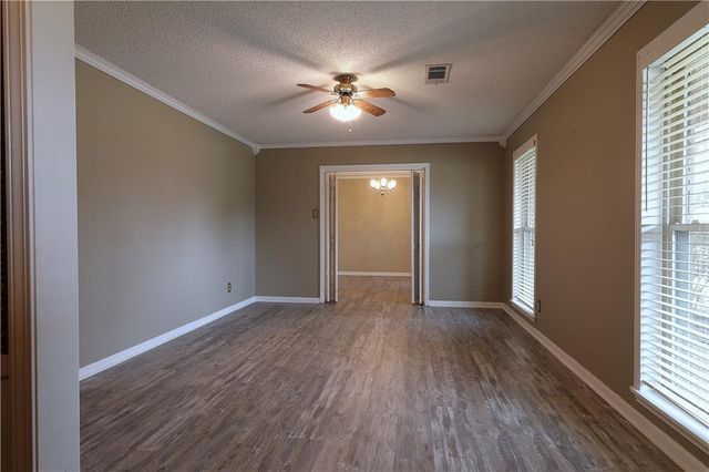 302 SWEETBRIAR Drive, Alexandria, LA 71303