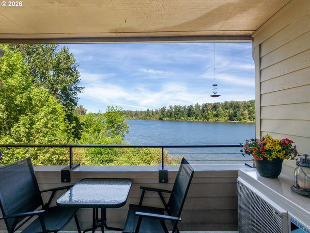 5110 S LANDING Dr 303, Portland, OR 97239