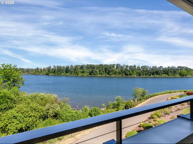 5110 S LANDING Dr 303, Portland, OR 97239