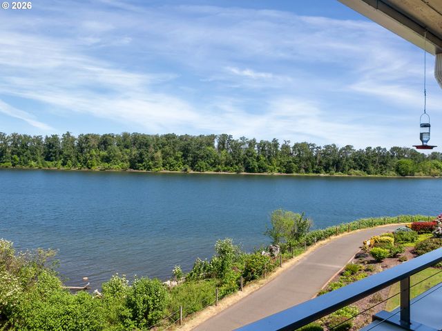 5110 S LANDING Dr 303, Portland, OR 97239