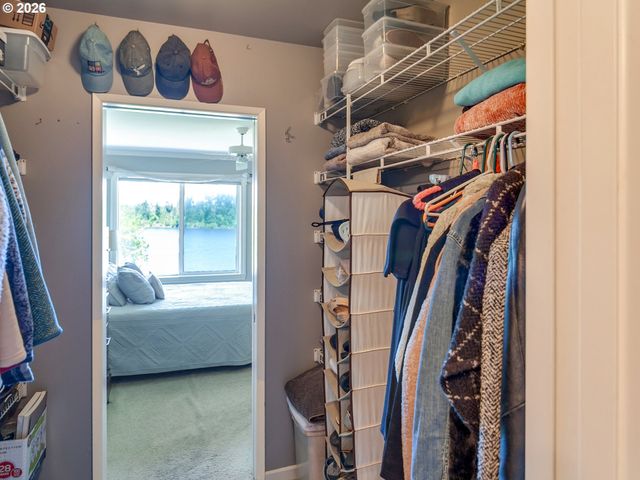 5110 S LANDING Dr 303, Portland, OR 97239