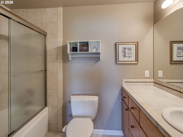 5110 S LANDING Dr 303, Portland, OR 97239