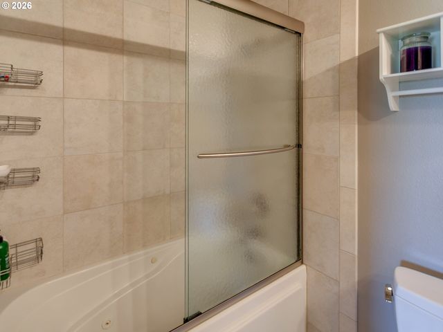 5110 S LANDING Dr 303, Portland, OR 97239