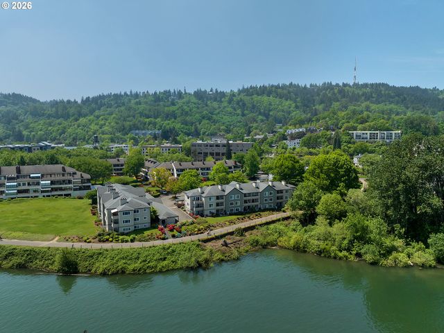 5110 S LANDING Dr 303, Portland, OR 97239