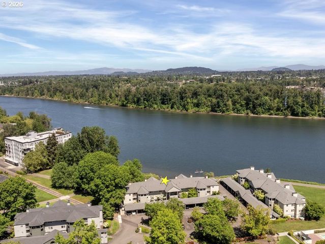 5110 S LANDING Dr 303, Portland, OR 97239