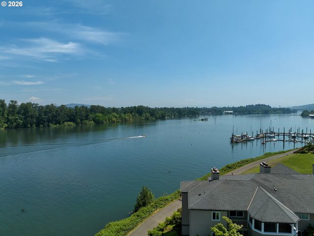 5110 S LANDING Dr 303, Portland, OR 97239