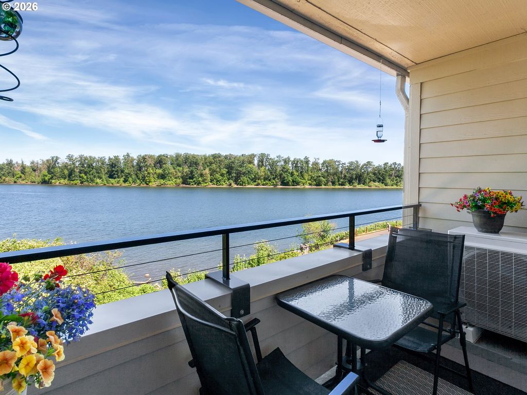 5110 S LANDING Dr 303, Portland, OR 97239