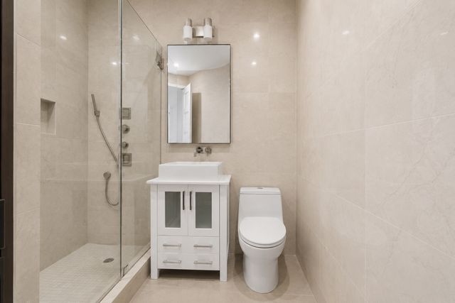 315 7th Ave Apt 17C, New York City, NY 10001