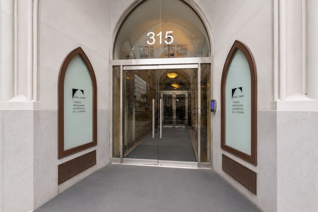 315 7th Ave Apt 17C, New York City, NY 10001
