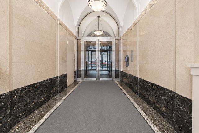 315 7th Ave Apt 17C, New York City, NY 10001