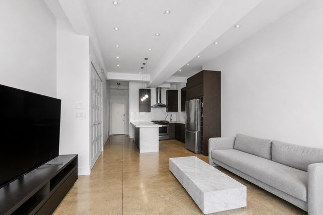 315 7th Ave Apt 17C, New York City, NY 10001