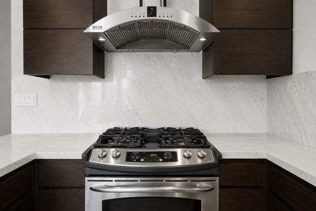 315 7th Ave Apt 17C, New York City, NY 10001