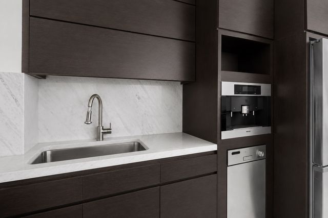 315 7th Ave Apt 17C, New York City, NY 10001