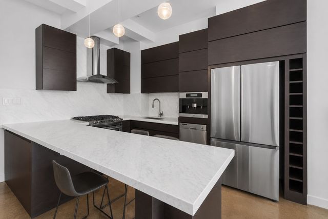 315 7th Ave Apt 17C, New York City, NY 10001