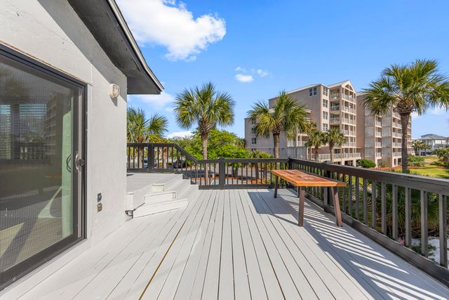 32 Gulf Breeze Court, Destin, FL 32541