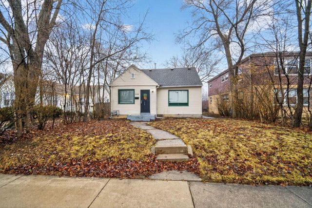 5238 N 49th STREET, Milwaukee, WI 53218