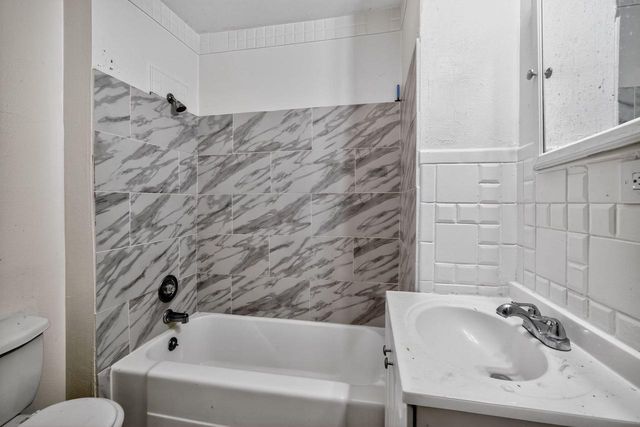 5238 N 49th STREET, Milwaukee, WI 53218