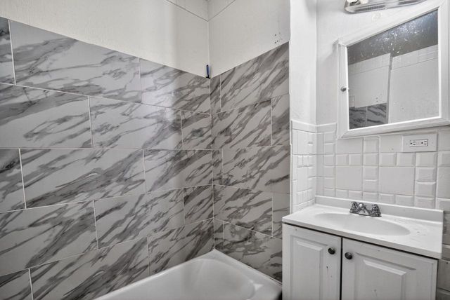 5238 N 49th STREET, Milwaukee, WI 53218