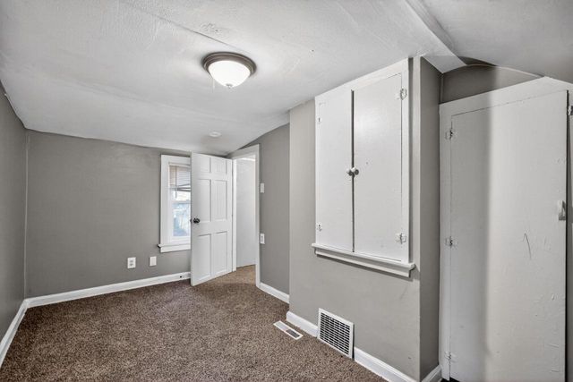 5238 N 49th STREET, Milwaukee, WI 53218