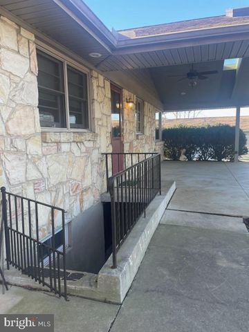 419 W AREBA AVE, Hershey, PA 17033