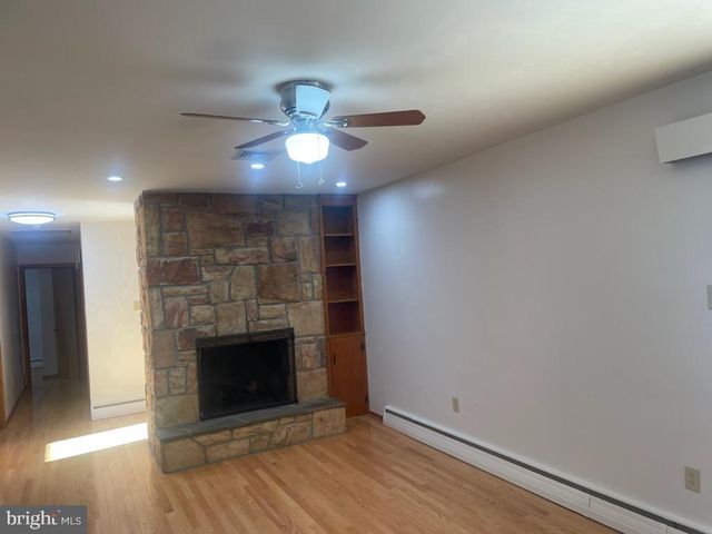 419 W AREBA AVE, Hershey, PA 17033