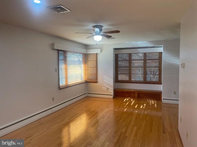 419 W AREBA AVE, Hershey, PA 17033