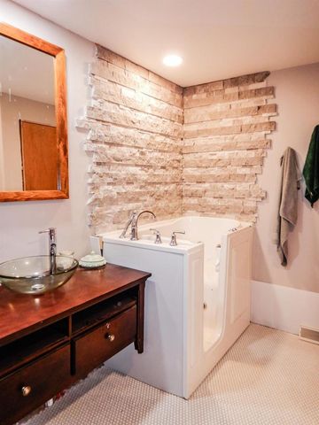 441 WASHINGTON STREET, Oconto, WI 54153