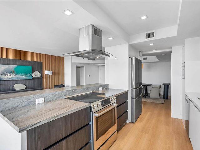 2000 Island Blvd 903, Aventura, FL 33160