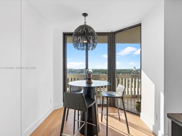 2000 Island Blvd 903, Aventura, FL 33160