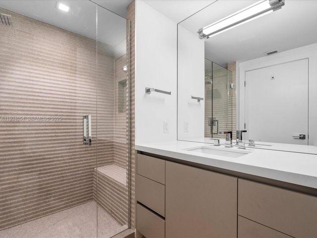 2000 Island Blvd 903, Aventura, FL 33160