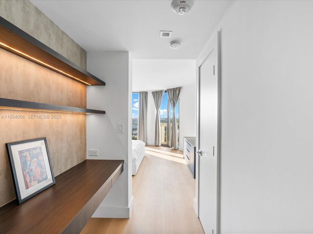 2000 Island Blvd 903, Aventura, FL 33160