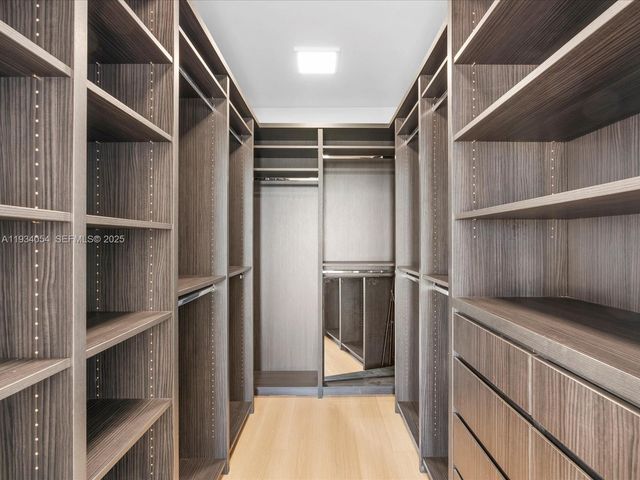 2000 Island Blvd 903, Aventura, FL 33160