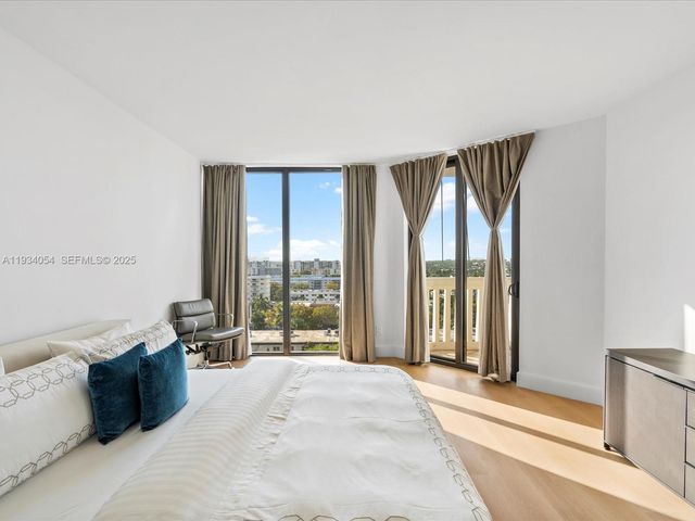 2000 Island Blvd 903, Aventura, FL 33160