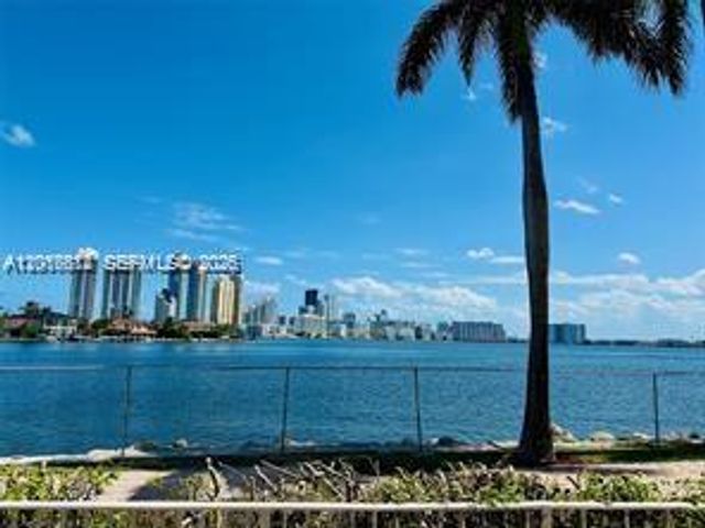 19101 NE 36th Ct 112, Aventura, FL 33180