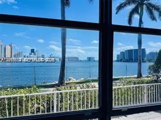 19101 NE 36th Ct 112, Aventura, FL 33180