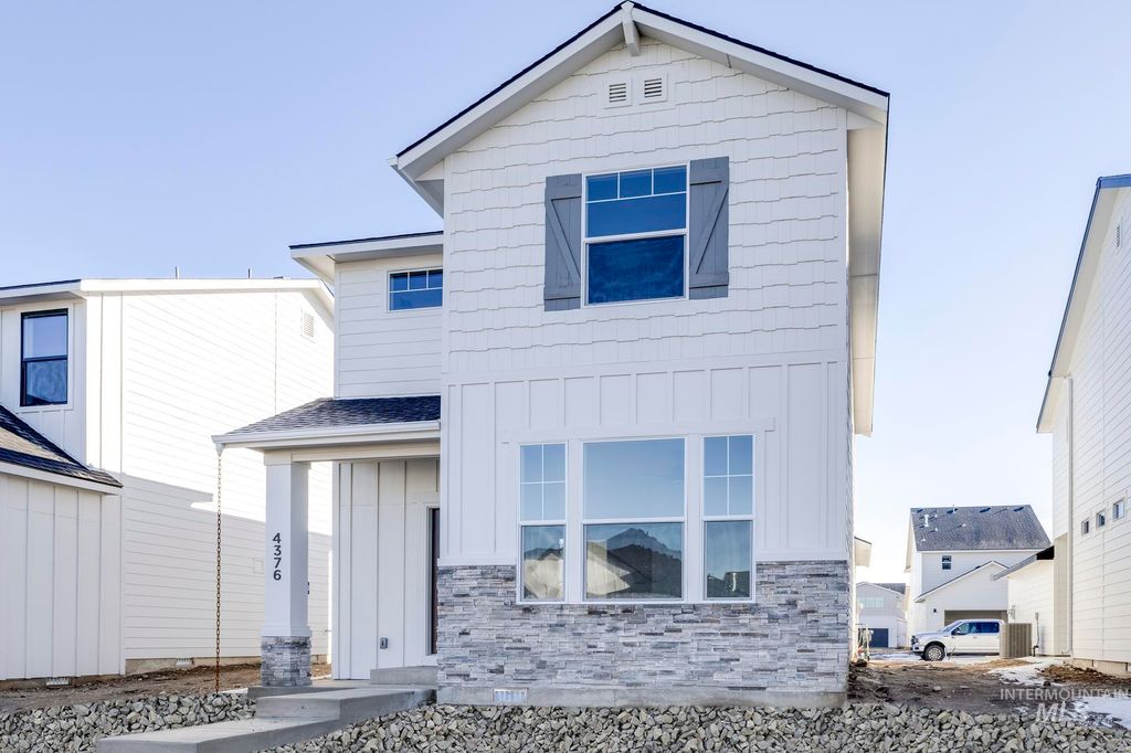 4376 N Glassford Ave, Meridian, ID 83646