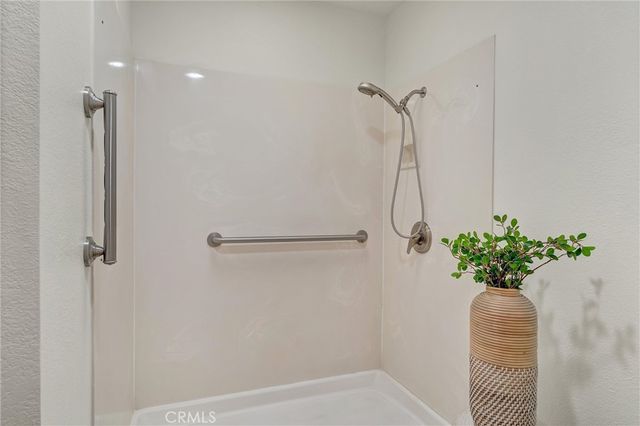 17 Sierra Lakeside, Chico, CA 95928