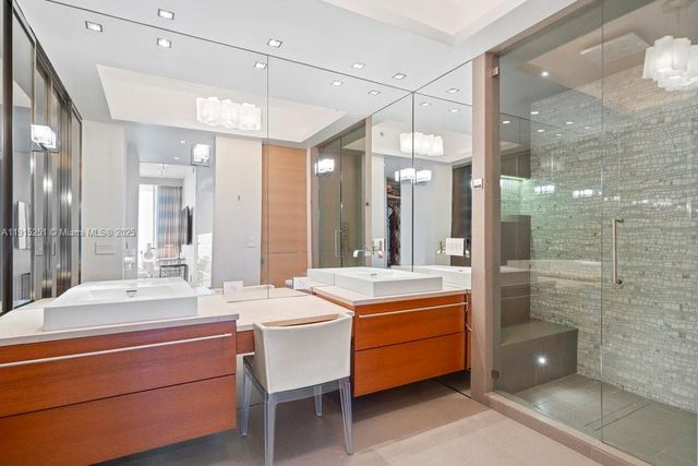 50 S Pointe Dr 2703, Miami Beach, FL 33139